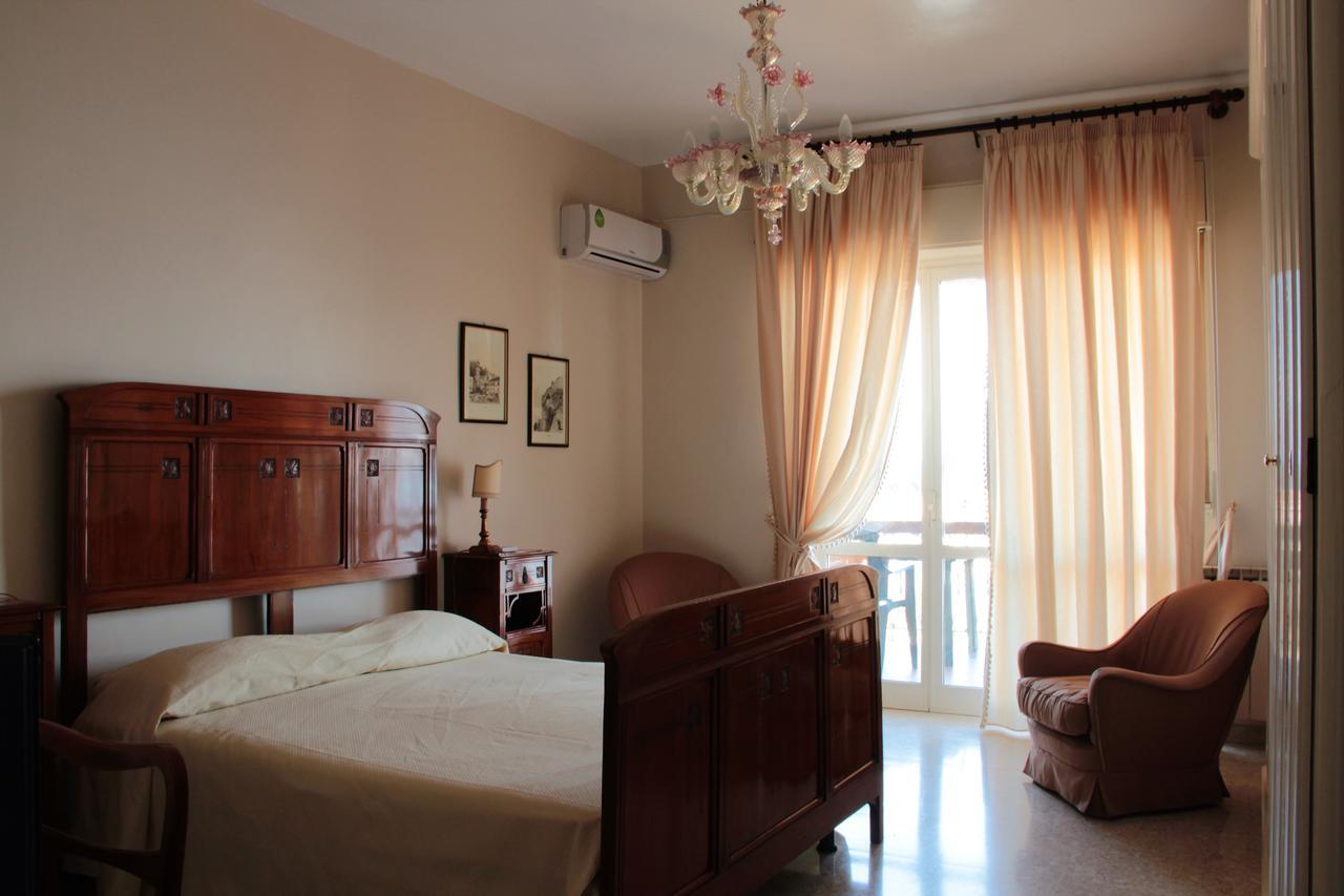 Bed and Breakfast B.&B Margaret'S House Milazzo Exterior foto